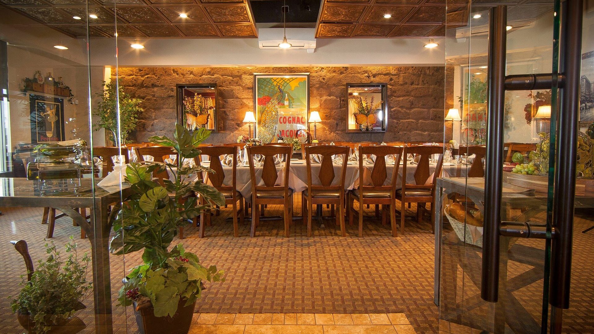 Private dining for 6 to 125 guests